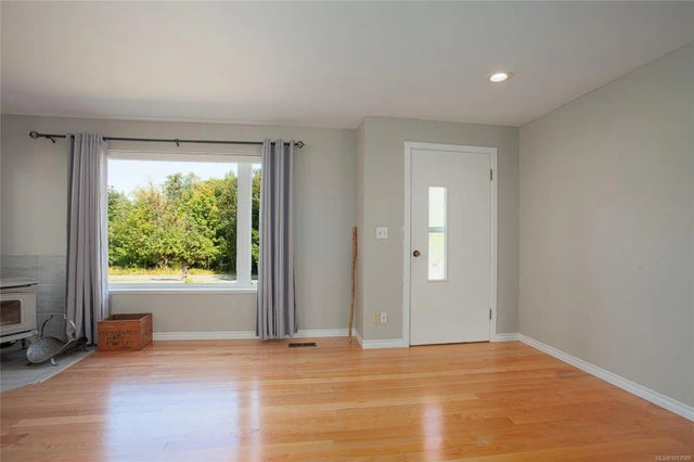 3 of 30 - 24 Hemlock St, Lake Cowichan, BC