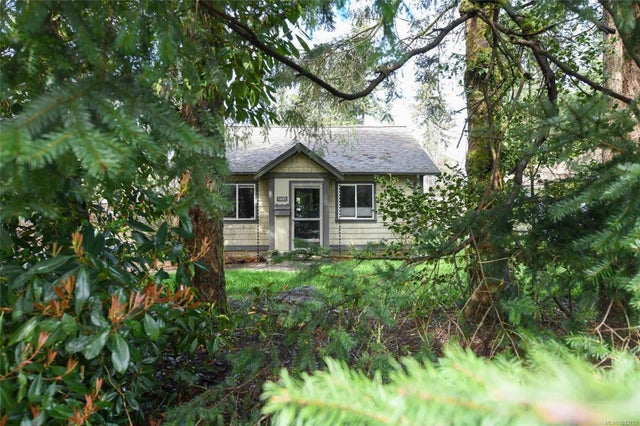 1 of 48 - 1405 15th St, Courtenay, BC