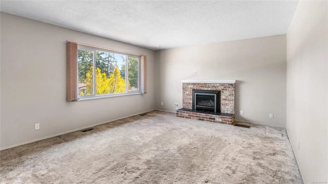 4 of 46 - 615 Vanalman Ave, Saanich, BC