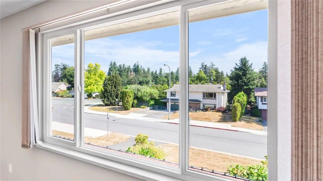 5 of 46 - 615 Vanalman Ave, Saanich, BC