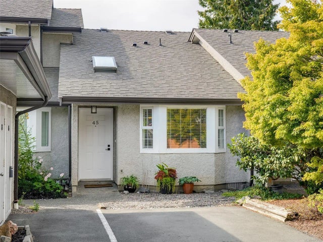 1 of 38 - 2070 Amelia Ave 45, Sidney, BC