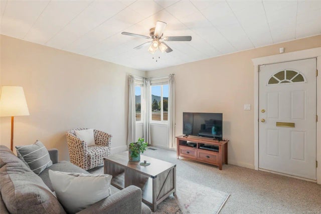 2 of 17 - 3941 9th Ave, Port Alberni, BC