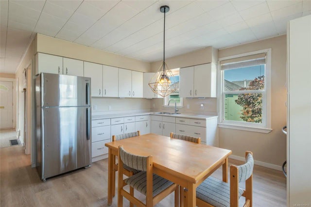 3 of 17 - 3941 9th Ave, Port Alberni, BC