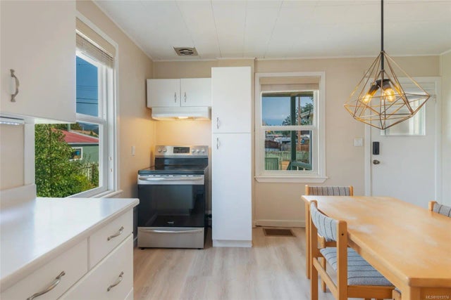 4 of 17 - 3941 9th Ave, Port Alberni, BC