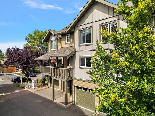 4 of 34 - 1405 Mallek Cres 10, Victoria, BC