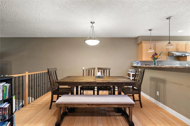 5 of 34 - 1405 Mallek Cres 10, Victoria, BC