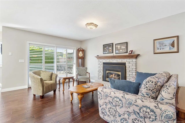 4 of 29 - 571 Hollywood Rd, Qualicum Beach, BC