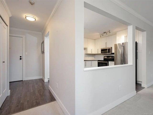 2 of 30 - 3240 Glasgow Ave 301, Saanich, BC