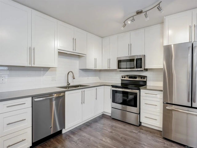 4 of 30 - 3240 Glasgow Ave 301, Saanich, BC