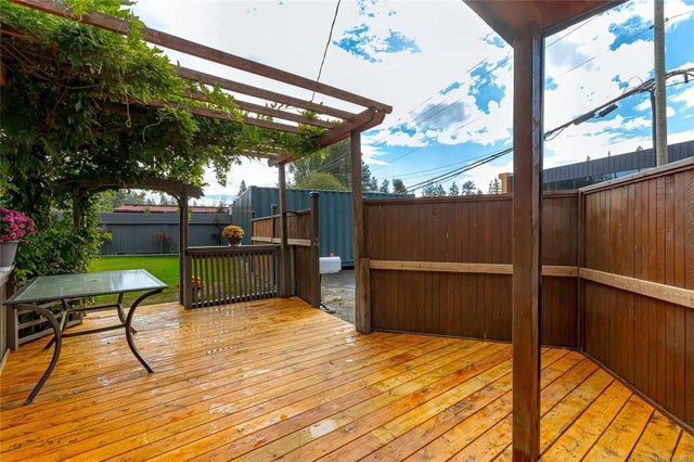 4 of 33 - 988 Latoria Rd, Langford, BC