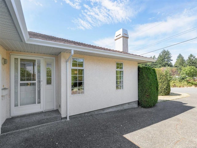 1 of 25 - 4745 Falaise Dr, Saanich, BC