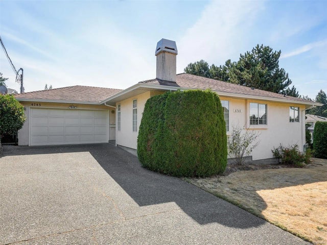 2 of 25 - 4745 Falaise Dr, Saanich, BC