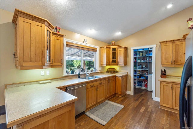 2 of 49 - 1780 Ashling Rd, Qualicum Beach, BC