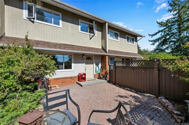 1 of 30 - 1018 Falmouth Rd, Saanich, BC