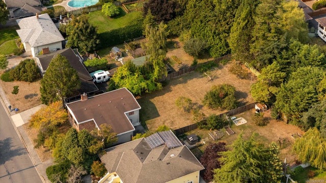 3 of 34 - 1642 Richardson St, Victoria, BC