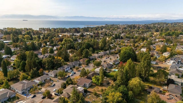 5 of 34 - 1642 Richardson St, Victoria, BC