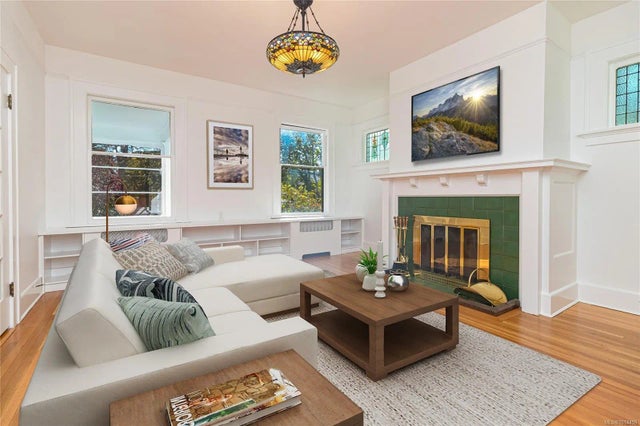 2 of 39 - 1318 Hampshire Rd, Oak Bay, BC