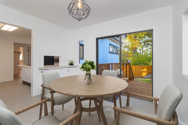 5 of 39 - 1318 Hampshire Rd, Oak Bay, BC