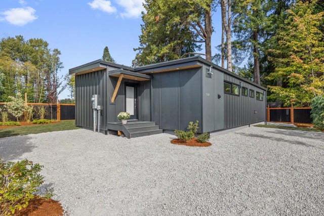 2 of 38 - 1917 Cumberland Rd, Courtenay, BC