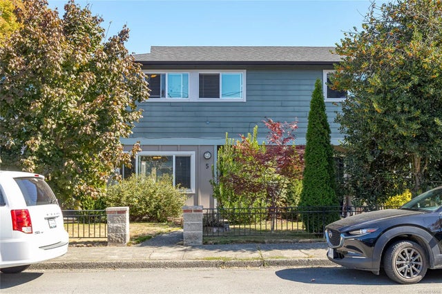 1 of 40 - 660 Jubilee St 5, Duncan, BC