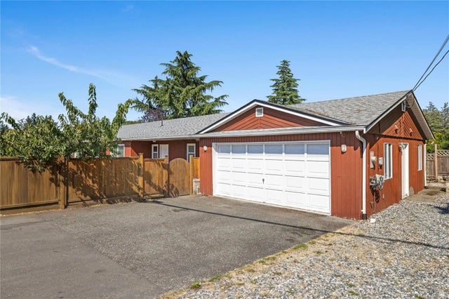 1 of 41 - 332 Moilliet St S, Parksville, BC