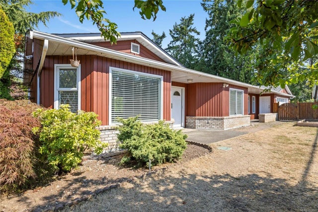 2 of 41 - 332 Moilliet St S, Parksville, BC