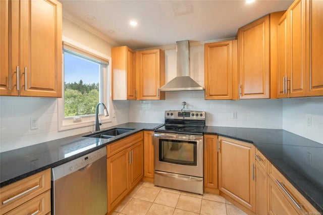 4 of 24 - 3747 Grieve Rd, Port Alberni, BC