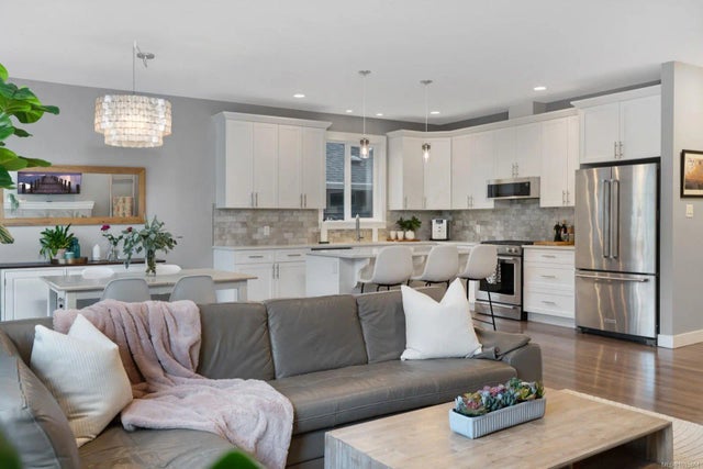 3 of 73 - 370 Cordan St, Nanaimo, BC