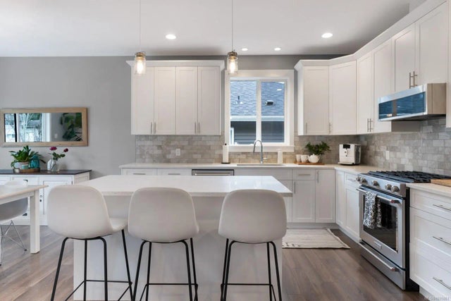 4 of 73 - 370 Cordan St, Nanaimo, BC