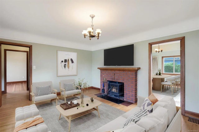 3 of 32 - 501 Lampson St, Esquimalt, BC