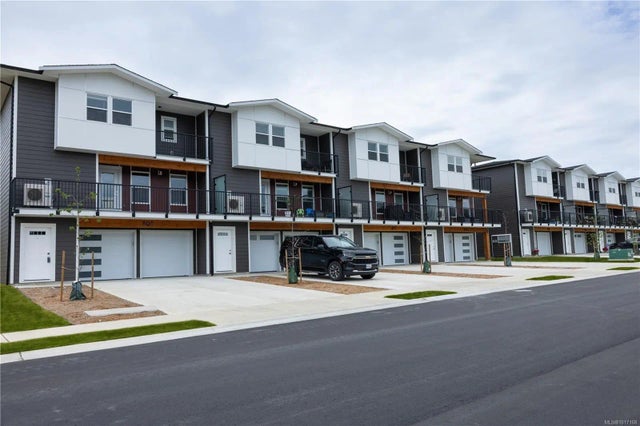 1 of 27 - 850 Park Forest Dr 17, Campbell River, BC