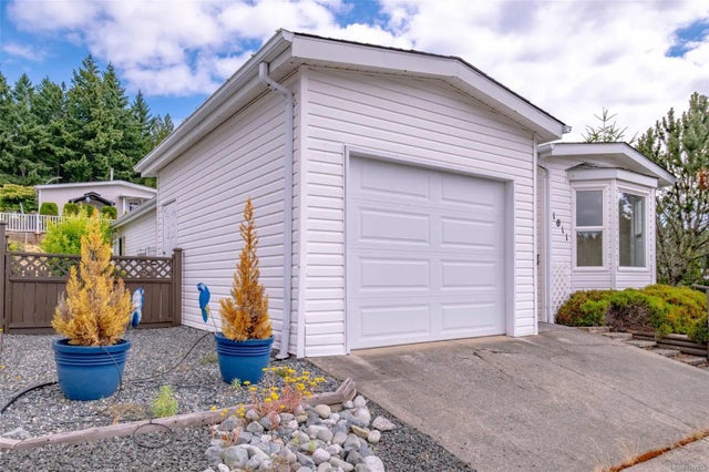 1 of 28 - 1011 Collier Cres, Nanaimo, BC