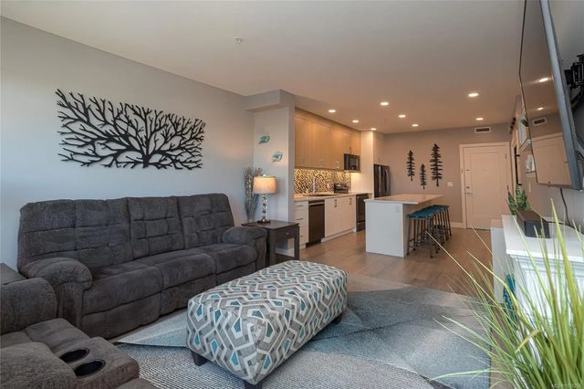 4 of 25 - 6540 Metral Dr 203, Nanaimo, BC