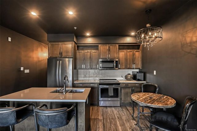 4 of 25 - 91 Chapel St 302, Nanaimo, BC