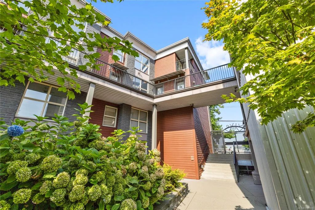 555 Franklyn St 305, Nanaimo