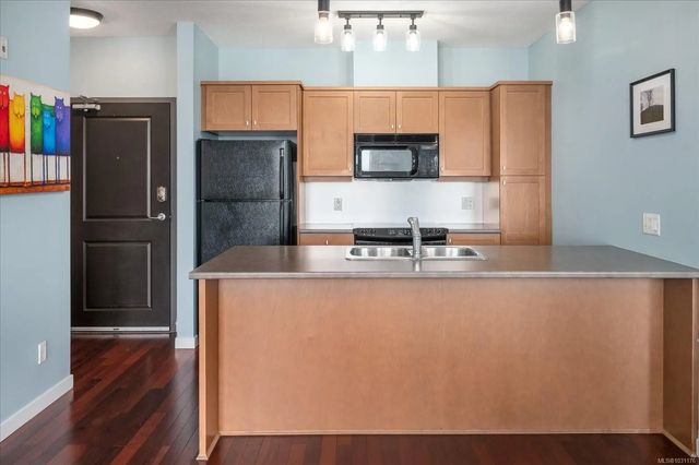 5 of 35 - 555 Franklyn St 305, Nanaimo, BC