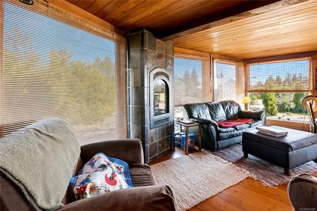 3 of 23 - 1117 Sixth Ave, Ucluelet, BC