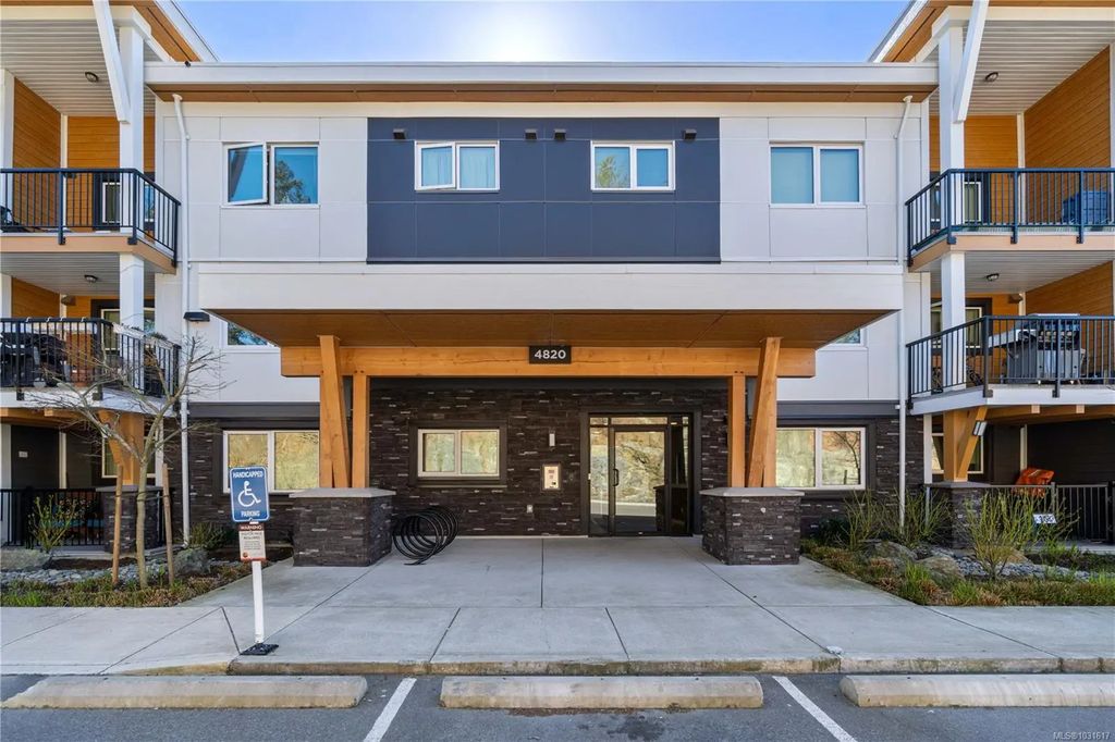 4820 Cedar Ridge Pl 304, Nanaimo