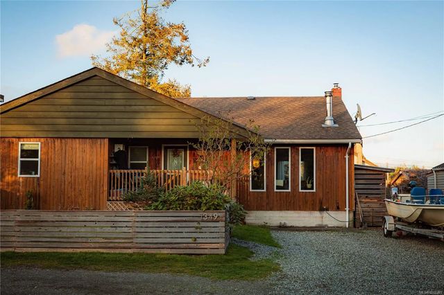 3 of 63 - 1349 Pine Rd, Ucluelet, BC