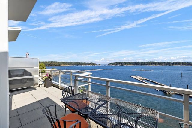 3 of 56 - 38 Front St Th25, Nanaimo, BC