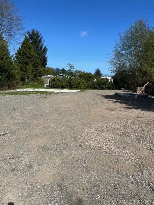 2 of 9 - 1066 Seventh Ave, Ucluelet, BC