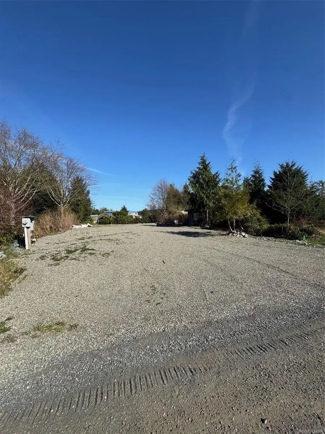 3 of 9 - 1066 Seventh Ave, Ucluelet, BC