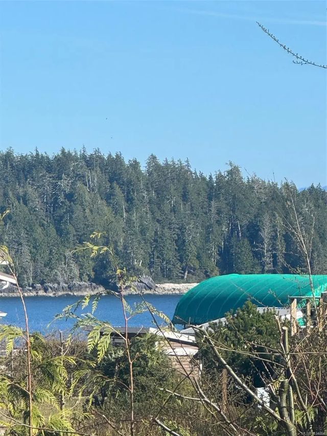 4 of 9 - 1066 Seventh Ave, Ucluelet, BC