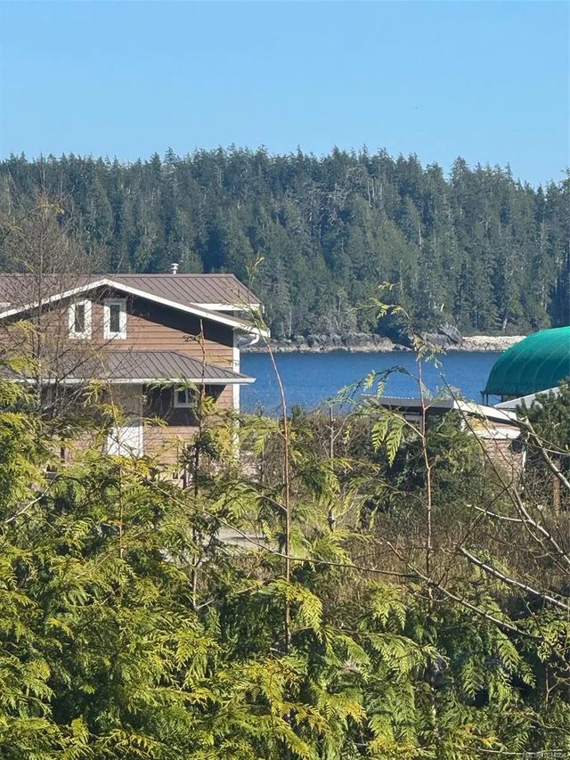 5 of 9 - 1066 Seventh Ave, Ucluelet, BC
