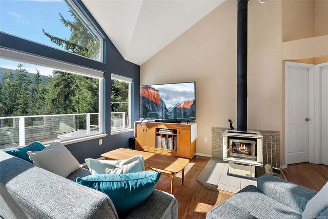 3 of 37 - 9709 Youbou Rd, Youbou, BC