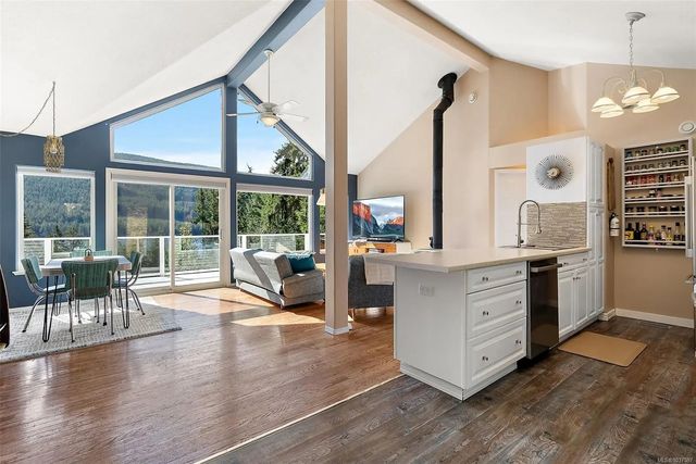 5 of 37 - 9709 Youbou Rd, Youbou, BC