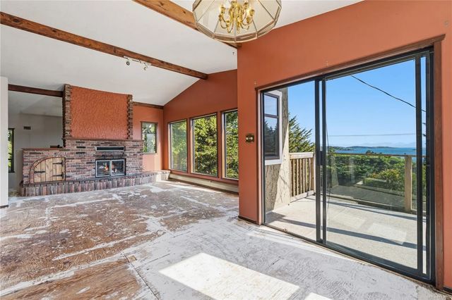 5 of 50 - 3020 Dolphin Dr, Nanoose Bay, BC