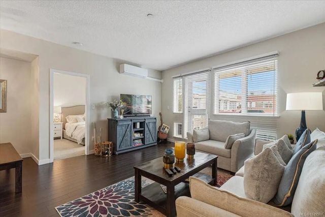 3 of 42 - 99 Chapel St 411, Nanaimo, BC