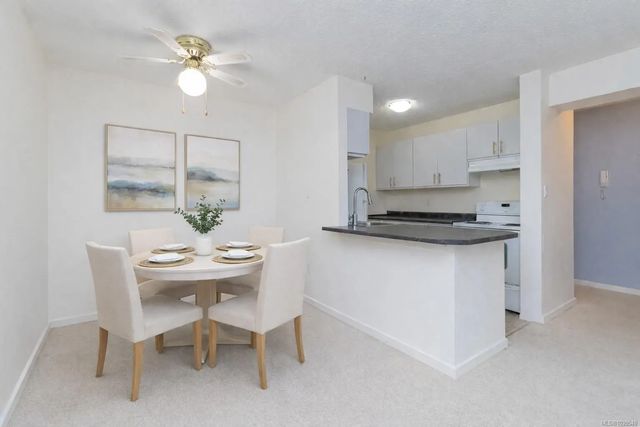 2 of 36 - 9942 Daniel St 101, Chemainus, BC
