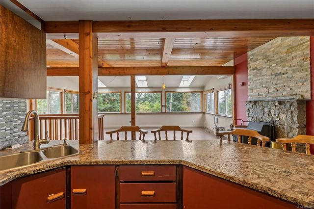 4 of 54 - 3186 Dolphin Dr, Nanoose Bay, BC